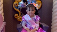 5 Potret Cantik Sada, Putri Fitri Tropica Make Over Jadi Rapunzel di Disneyland Tokyo