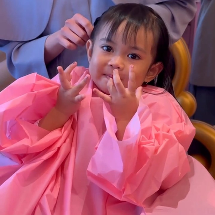 <p>Dalam unggahan tersebut Fitri menjelaskan bahwa Sada make over menjadi Rapunzel, nih. "Ini adalah another highlight selama Japan Trip kemarin. Akhirnya kaka @sada_aminahanara kesampean juga di makeover dengan rambut terjuntaiii panjyaang jadi rapunzel," tulisnya, dikutip dari akun @fitrop. (Foto: Instagram @fitrop)<br /><br /><br /></p>