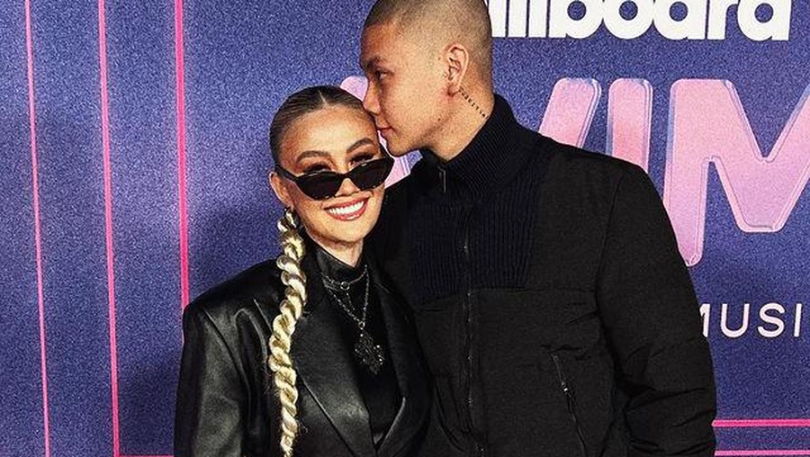 Agnez Mo dan Adam Rosyadi