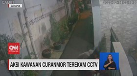 img-title VIDEO: Aksi Curanmor di Rumah Ketua RW Terekam CCTV