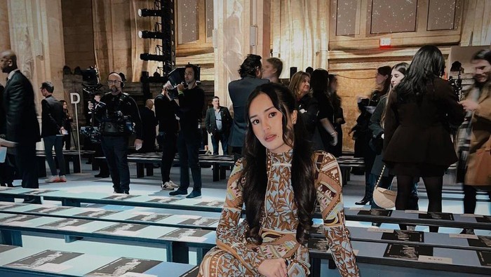Beby Tsabina di New York Fashion Week