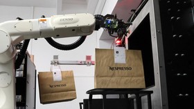 FOTO: Israel Gunakan Robot untuk Percepat Belanja Online