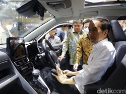 Jokowi Dari Dulu Biasa Pakai Innova