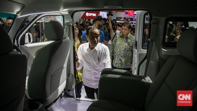 Inden mobil listrik di Indonesia hingga satu tahun menjadi fokus perbincangan Presiden Joko Widodo (Jokowi) yang harus segera diselesaikan.