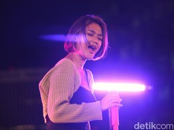 Marion Jola Sang Selebgram Kontroversial yang Kini Jadi Penyanyi Beken