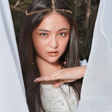 Kabar Marshanda Pindah Agama Usai Diminta Baca Alkitab, Ini Faktanya