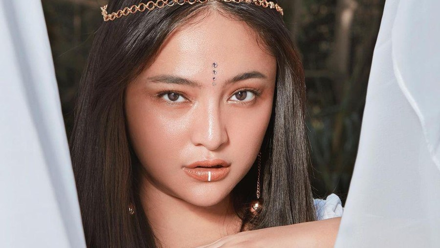 Marshanda Posting Foto dengan Caption Bikin Penasaran