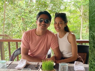 img-title Mikha Tambayong dan Deva Mahenra Ungkap Keuntungan Syuting Bareng
