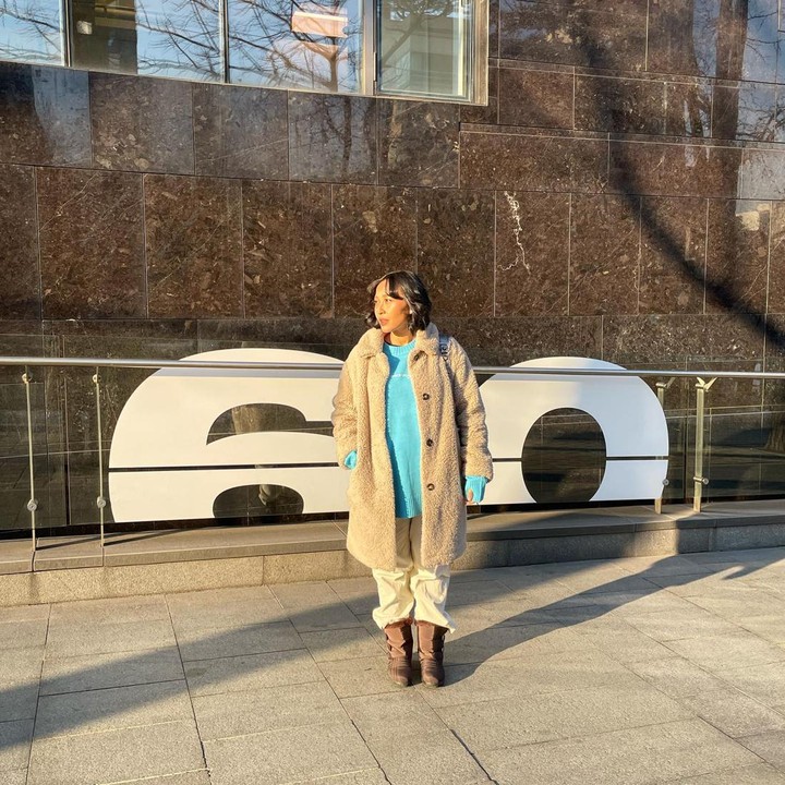 <p>Belum lama ini, Rinni menghabiskan waktu berlibur ke Korea Selatan bersama suami dan anak pertamanya. Rinni tampak begitu bahagia menikmati <em>quality time</em> ini, Bunda. (Foto: Instagram @rinni_w)</p>
