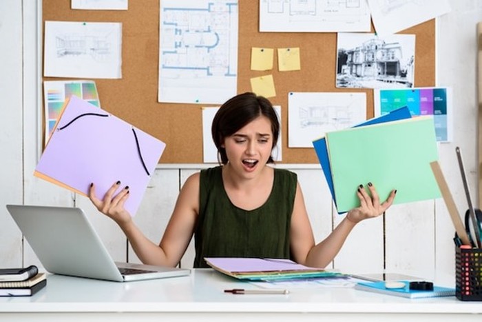 Rutinitas Sehari-Hari Yang Bisa Membantu Mengatasi Stres di Tempat Kerja/ Foto: Freepik.com/author/cookie-studio Cara Mengatasi Stres Karena Pekerjaan oleh Orang Cerdas