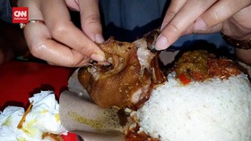 VIDEO: Menikmati Kuliner Bebek Gandul dengan 5 Sambal Nusantara