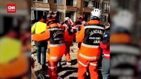 VIDEO: Gempa Turki, Ibu-Anak Selamat usai Tertimbun Puing 10 Hari