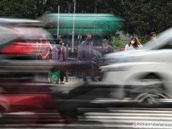Lelah Dengar Berita Suram? Kabar Negatif Memang Buruk Buat Kesehatan