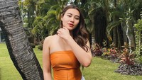 <p>Aaliyah Massaid, anak kedua Reza Artamevia dan Adjie Massaid sudah beranjak dewasa dan kerap mencuri perhatian publik karena memiliki tubuh langsing, Bunda. (Foto: Instagram@aaliyah.massaid)</p>