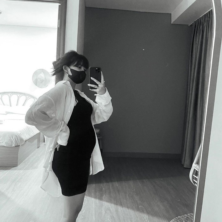 <p>Beberapa waktu lalu, Adinda pernah mengunggah foto <em>baby bump</em> kehamilannya. Foto pertama yang menunjukkan kehamilannya itu diunggah pada awal Januari lalu. (Foto: Instagram @dindazani)</p>