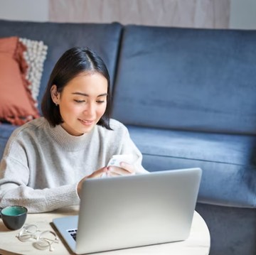 img-title 6 Kebiasaan yang Membuat Orang Introvert Kritis dan Kreatif, Berpotensi Jadi Pemimpin Sukses!