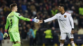 FOTO: Laga Panas Barcelona vs MU Tanpa Pemenang