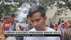 VIDEO: Gibran Kunjungi Pengungsi Banjir Solo