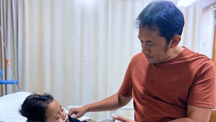 Anak Hanung Bramantyo dan Zaskia Adya Mecca masuk UGD.