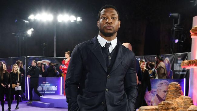 Jonathan Majors cerita Stevie Wonders hingga Mozart membantunya dalami peran Kang the Conqueror di Ant-Man and the Wasp: Quantumania.