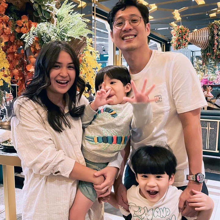 <p>Dari pernikahan tersebut, Putri Titian dikaruniai dua anak laki-laki tampan. Mereka adalah Theodore Iori Liem dan Mykah Iago Liem. (Foto: Instagram @putrititian)</p>