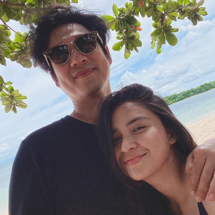 <p>Meski sibuk menjadi orang tua, Putri Titian dan Junior Liem masih sempat menikmati momen <em>quality time</em> berdua saja, nih. Keduanya tetap terlihat mesra di usia pernikahan yang keenam tahun. "Foto ama yayang aku.." tulis Putri Titian sebagai keterangan fotonya. (Foto: Instagram @putrititian)</p>
