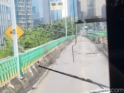 Bina Marga Cek Aspal Berlubang di Jalur TransJ Koridor 13 Hari Ini