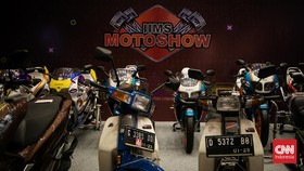 FOTO: Deretan Motor Listrik Hingga Modifikasi Mejeng di IIMS 2023