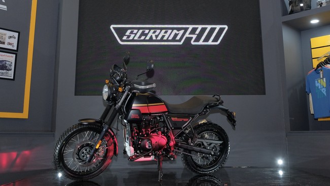 Scram 411 ditopang mesin 411 cc dengan tenaga 24,3 bhp pada 6.500 rpm dan torsi 31 Nm pada 4.250 rpm.