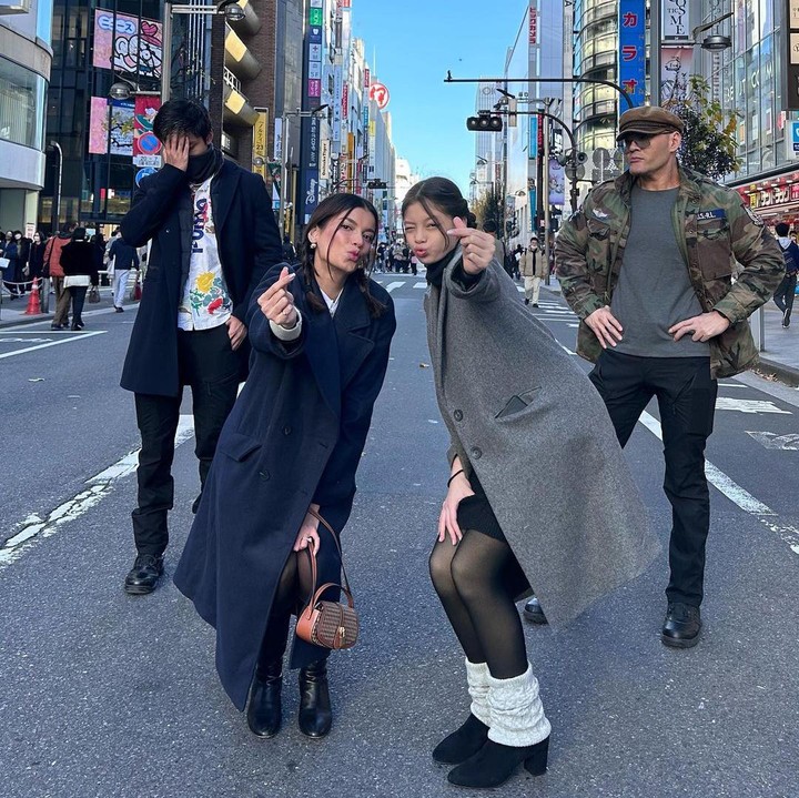 <p>Dalam keluarga Deddy Corbuzier, Sabrina dan Nada Tarina menjadi dua wanita yang selalu berhasil menyorot perhatian ya, Bunda? (Foto: Instagram @sabrinachairunnisa_ dan @nada_tarina_putri)<br /><br /><br /></p>