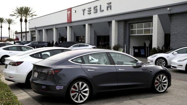 Tesla melakukan pemutusan hubungan kerja (PHK) lagi karena penjualan menurun. Kali ini, PHK menyasar 601 karyawan di California.