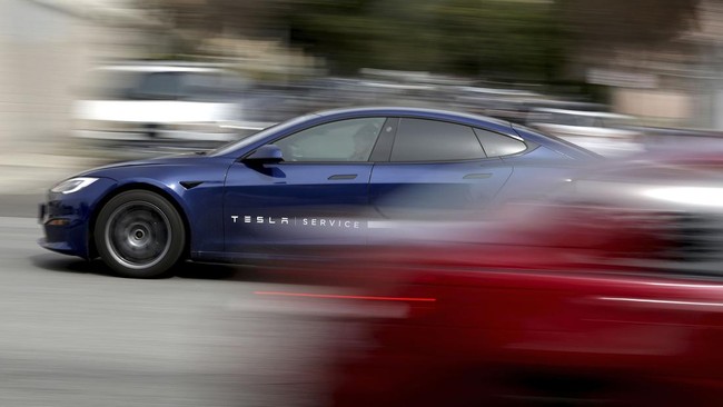 Bila uji coba berhasil dan mendapat izin dari pemerintah Jepang, Tesla bakal mengaktifkan teknologi AI untuk sistem otonom di 30 ribu unit.