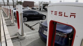 2 Menteri Bicara Kelanjutan Investasi Mobil Listrik Tesla