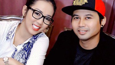 img-title 21 Tahun Menikah, 7 Potret Soimah & Suami yang Disebut Pengangguran