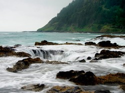 Melihat Sumur Thor Oregon, Lubang Misterius Berjuluk Pipa Pembuangan Pasifik