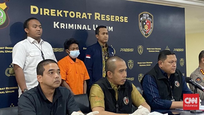 Tersangka pembunuh wanita bos ayam goreng di Bekasi ternyata karyawan korban sendiri. Motifnya disebut sakit hati soal gaji dan kelakuan.