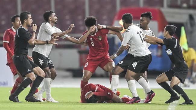Pemain Fiji Pawan Singh yang memukul pemain Timnas Indonesia U-20 Frengky Missa dalam ajang turnamen mini langsung dipulangkan.