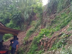 Tebing Longsor di Tulung Klaten Hantam Rumah Warga