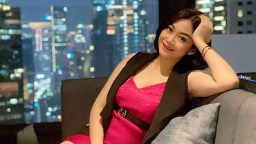 7 Foto Seksi Tyna Ratu Selebgram yang Ngaku Anggota LPSK 'Pelindung' Bharada E