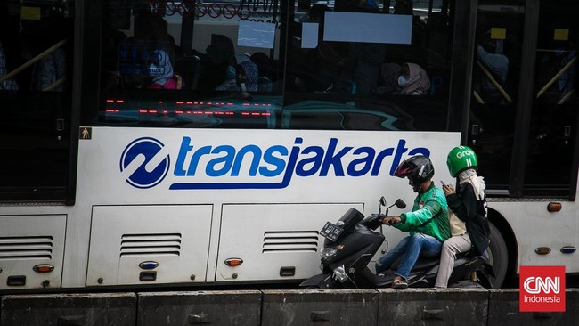 Plt Dirut TransJakarta Mohamad Indrayana mengatakan keputusan kenaikan tarif Transjakarta merupakan wewenang Pemprov DKI Jakarta.