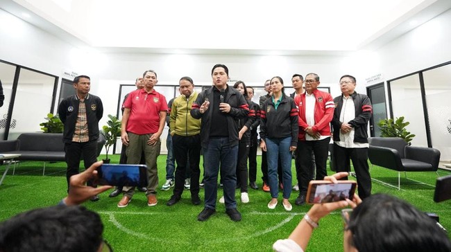Ketua Umum PSSI Erick Thohir menyebut penggunaan Video Assistant Referee (VAR) akan terjadi di kompetisi sepak bola Indonesia.