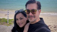 <p><em>So sweet</em> ya, Bunda? Kita doakan semoga rumah tangga Ferry Salim dan Merry langgeng dan bahagia selamanya, ya. (Foto: Instagram @ferrysal1m)</p>
