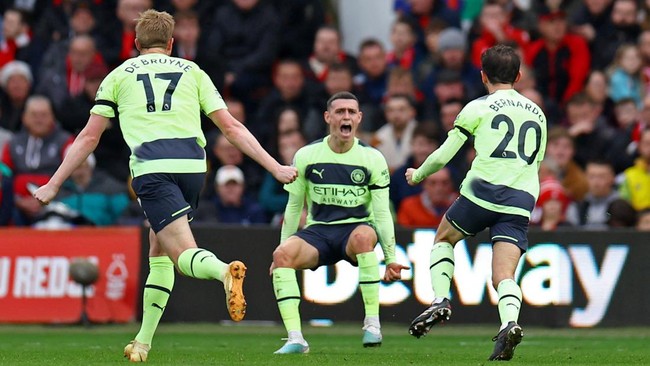 Manchester City gagal mengalahkan Nottingham Forest usai main imbang dalam pertandingan Liga Inggris 2022/2023, Sabtu (18/2).