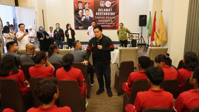 Ketua Umum PSSI Erick Thohir resmi melepas 27 pemain Timnas Putri Indonesia yang akan bertolak ke Arab Saudi guna melakoni laga penting FIFA Matchday.