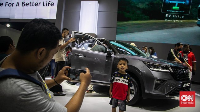 SUV 5 Wuling Alvez bakal menjadi penantang serius Honda HR-V dan produk Chery, Omoda 5.