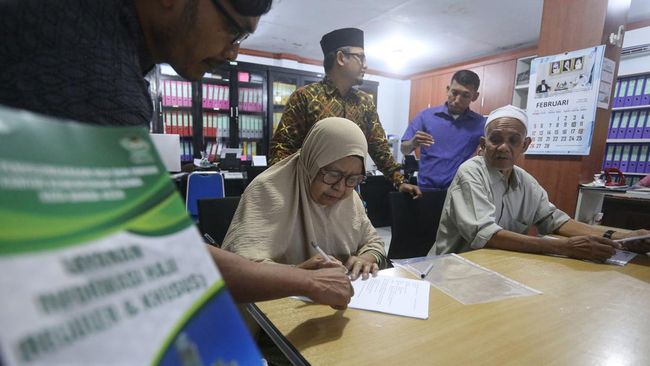 Cara daftar haji reguler 2023 dapat dilakukan secara online maupun offline. Simak syarat dan tata cara pendaftarannya.