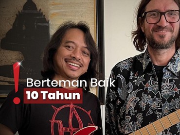 Gitaris Red Hot Chili Peppers Tampi Gagah Berbatik dari Dewa Budjana