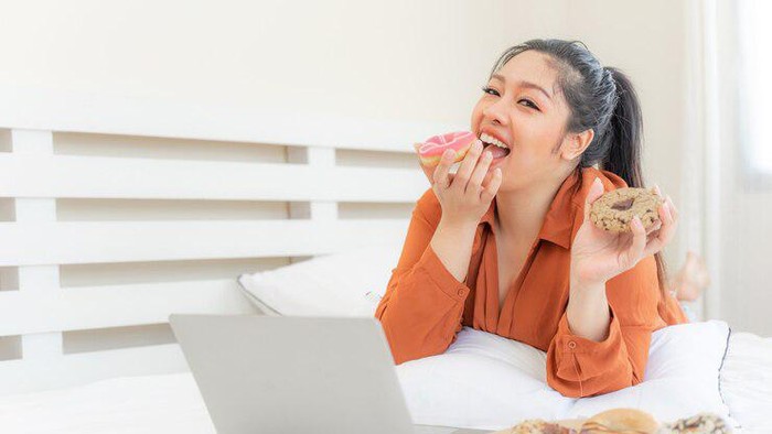 Waspada, 6 Makanan Lezat yang Bikin Kamu Nggak Berhenti 'Ngunyah' Ini Bisa Buat Berat Badan Mudah Naik!