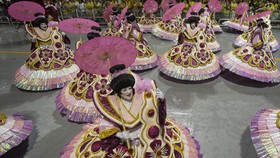 FOTO: Brazil Kembali Merayakan Meriah Pekan Karnaval