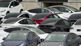 Tesla 3 Kali Sunat Harga Mobil Listrik, Terbaru Hingga Rp74 Juta